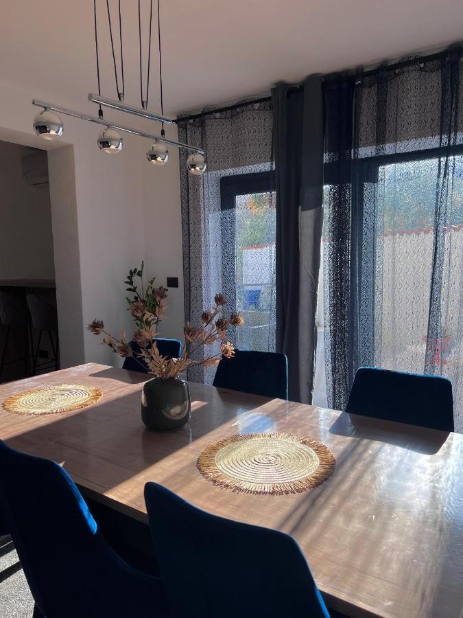 Betty Apartments Borik - Whole Ground Floor Rovinj Exterior photo
