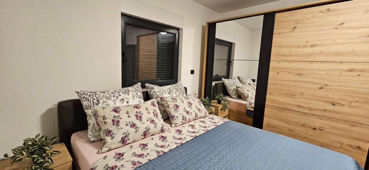 Betty Apartments Borik - Whole Ground Floor Rovinj Exterior photo